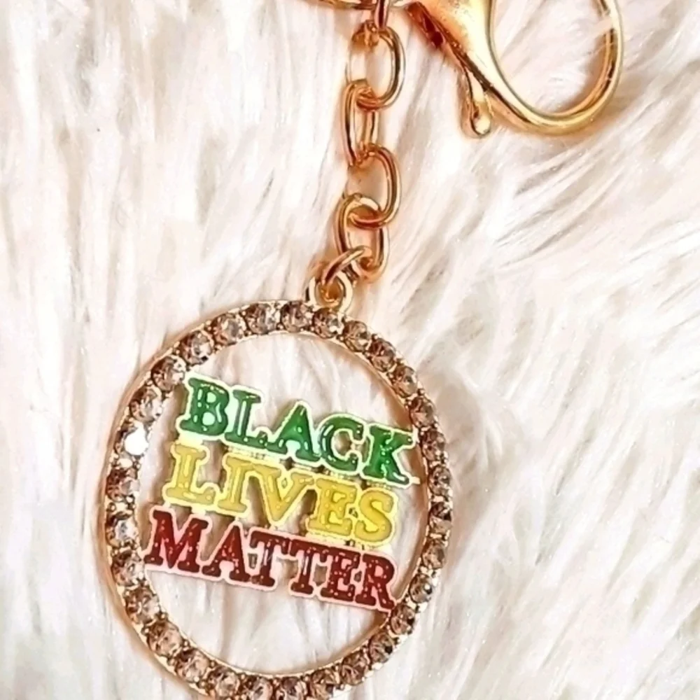 Black Lives Matter Bling Round Keychain
